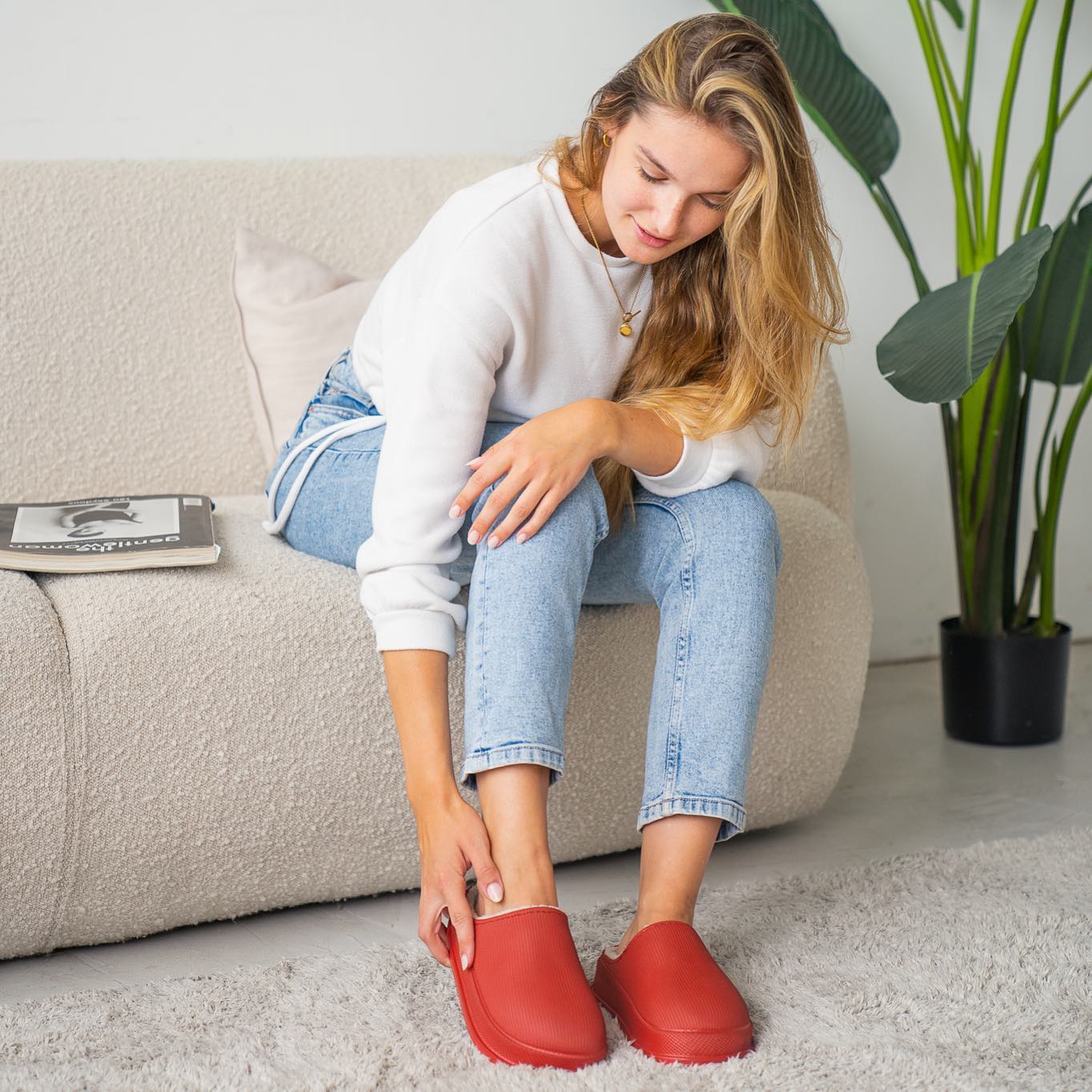 Chinelo Nuvem Peluciado + BRINDE EXCLUSIVO - Lançamento Inverno 2025