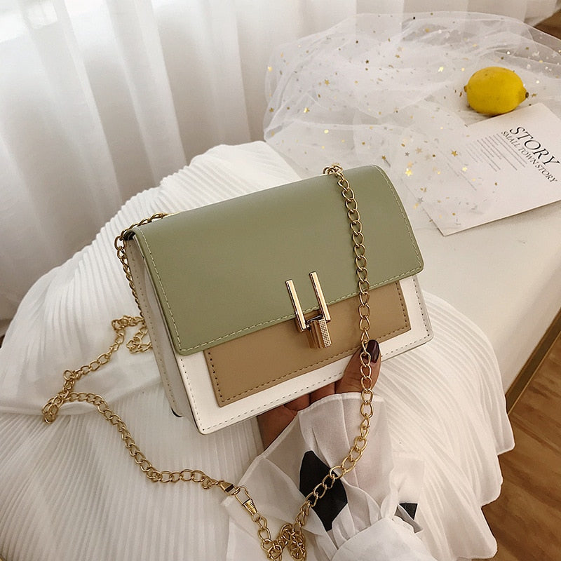 Bolsa Feminina com Alça Corrente Lili