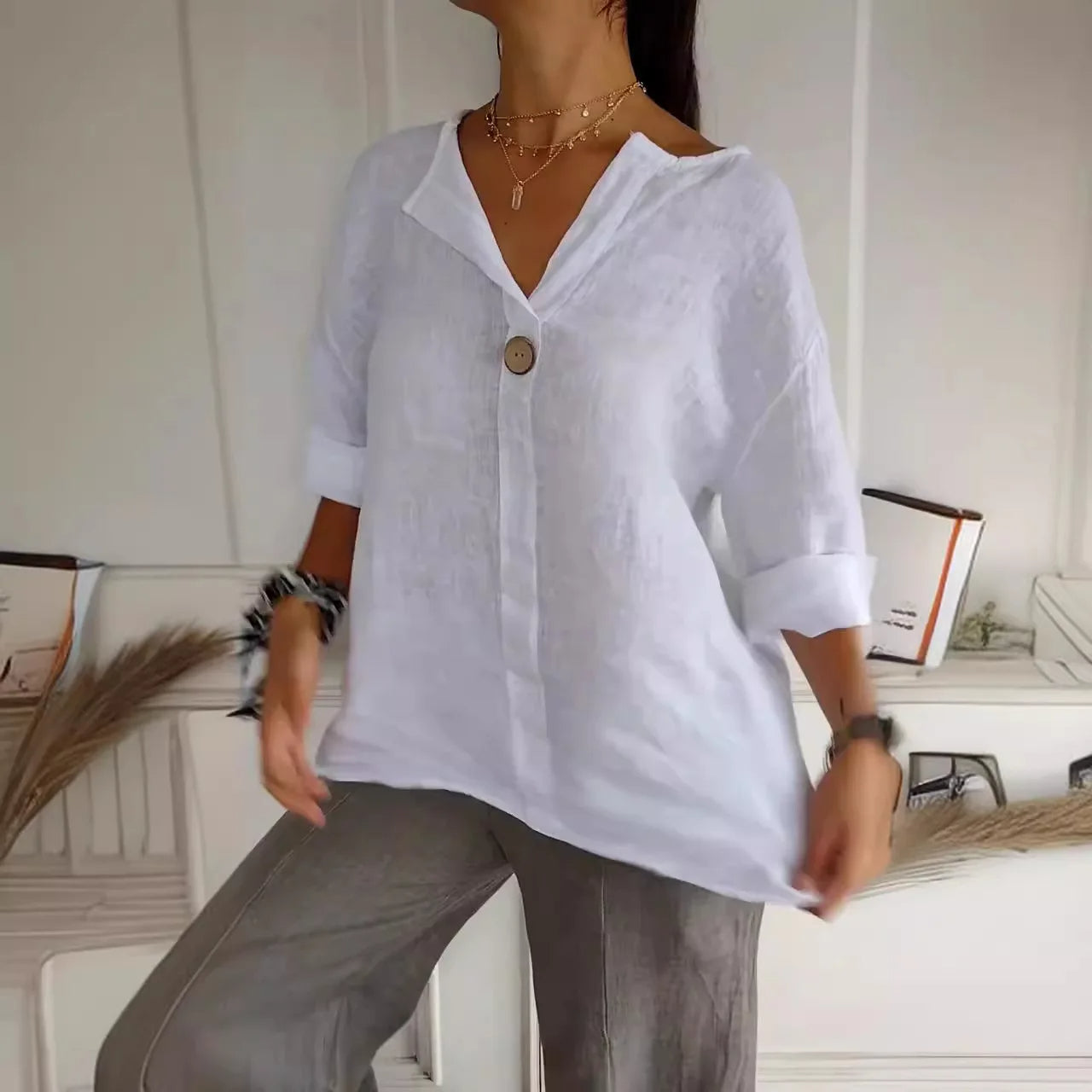 [COMPRE 1 LEVE 3] Camisa Feminina Luciana em Linho de Algodão com Gola Mandarim / Elegância Minimalista e Conforto que Acompanham Você!