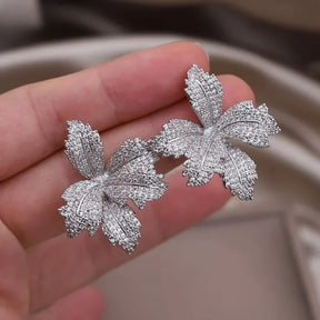 Brinco Pétalas de Flores Zircônia Cúbica